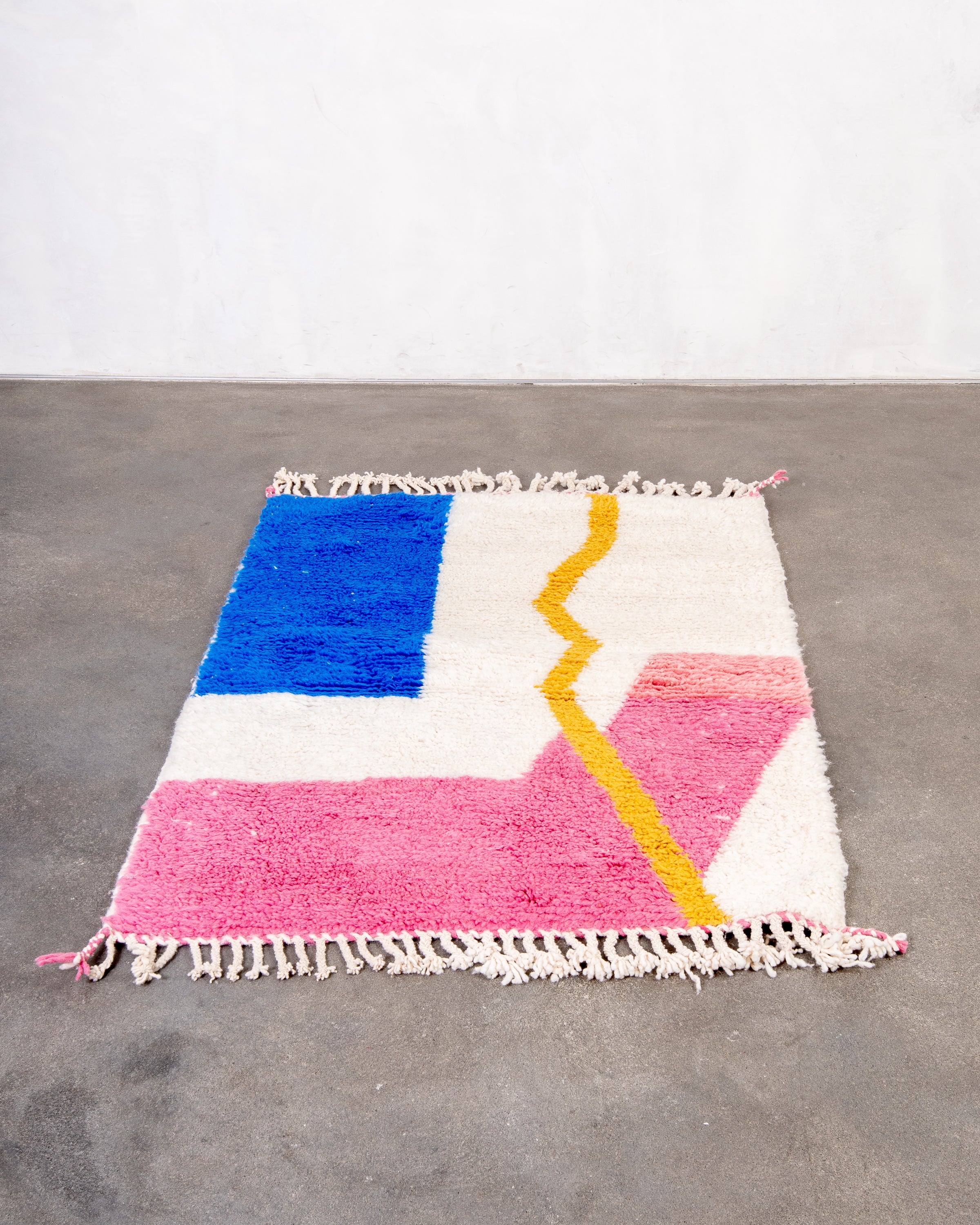 Modern designer handcrafted Berber rug from morocco Beniourain with beautiful colors and patterns